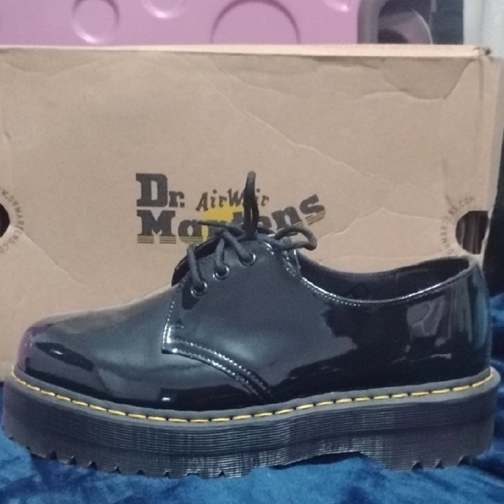 DR. MARTENS PLATFORM LACE UP SHOE Shiny Patent vegan Leather - SIZE 11 MENS NIB